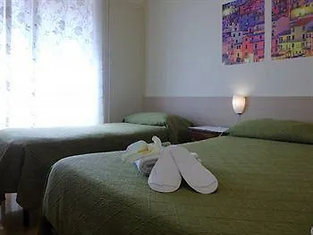 לינה וארוחת בוקר Acasadibarbara 4*