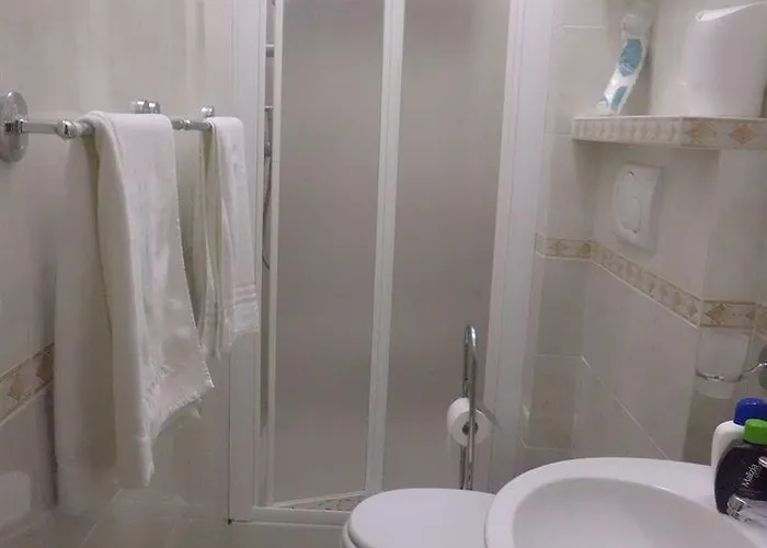 לינה וארוחת בוקר Acasadibarbara 4*